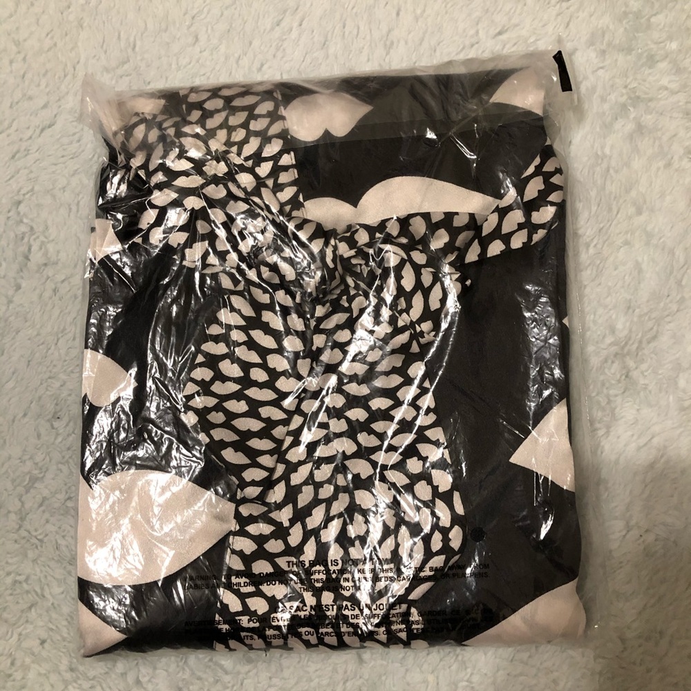 Victoria’s Secret Robe - Picture 2 of 3